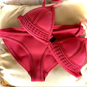 Triangl Gigi bikini “red velvet” Large
